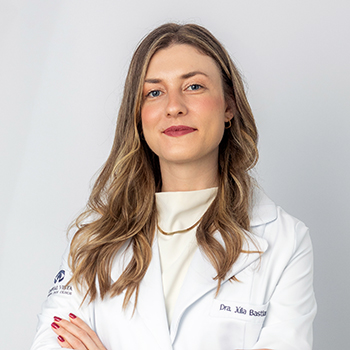 Dra. Júlia Bastian